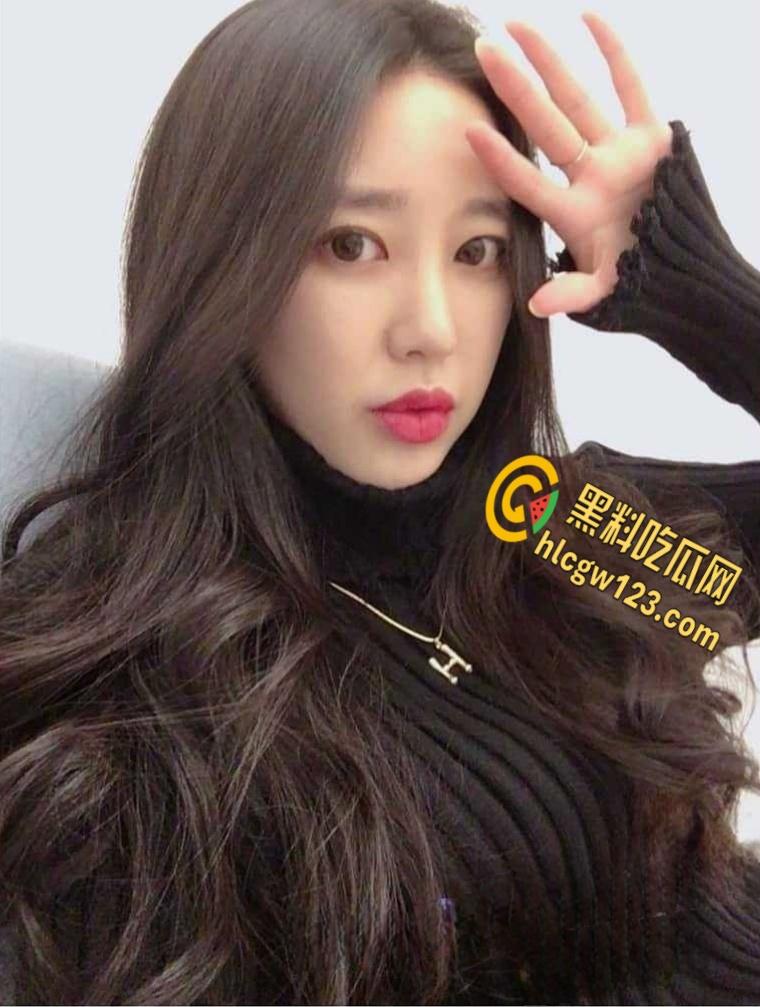 陕西护士【王雅】，168身高的极品炮架子约炮医院男同事，黑丝诱惑后入狂顶大肥臀！-3