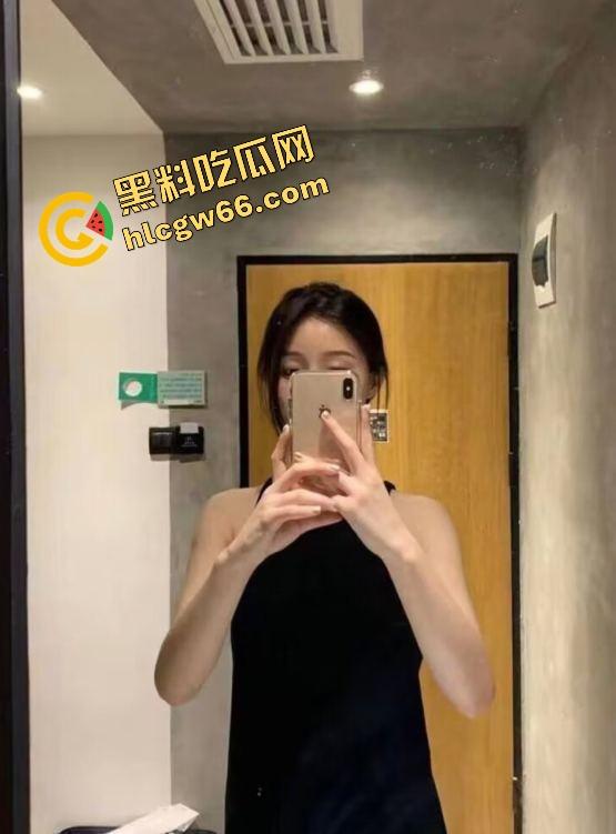 西安音乐学院大三学姐【蓉蓉】恋爱中私约前任被现任破解网盘扒出,实锤露脸doi资源外流!-1