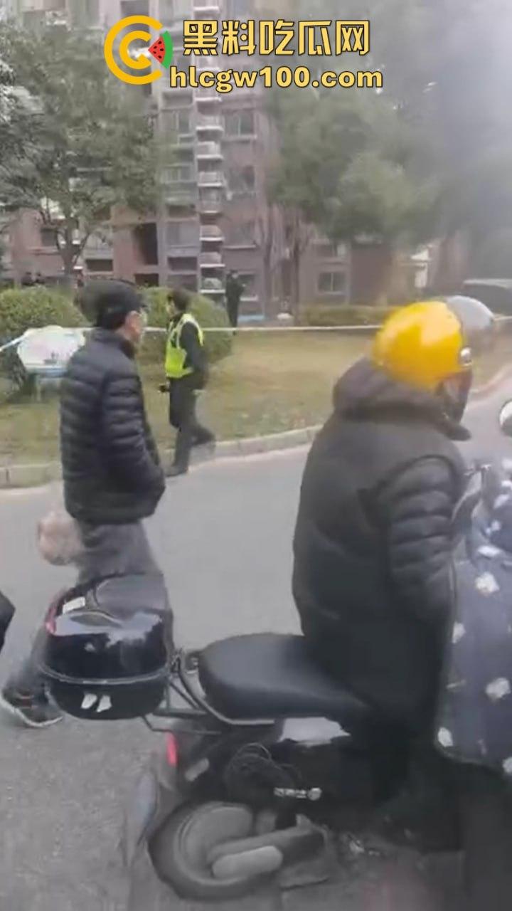 变态的妈 无能的爸 破碎的孩子 全家一起挂!上海闵行一家三口被逼跳楼 只因孩子没考100分?-6