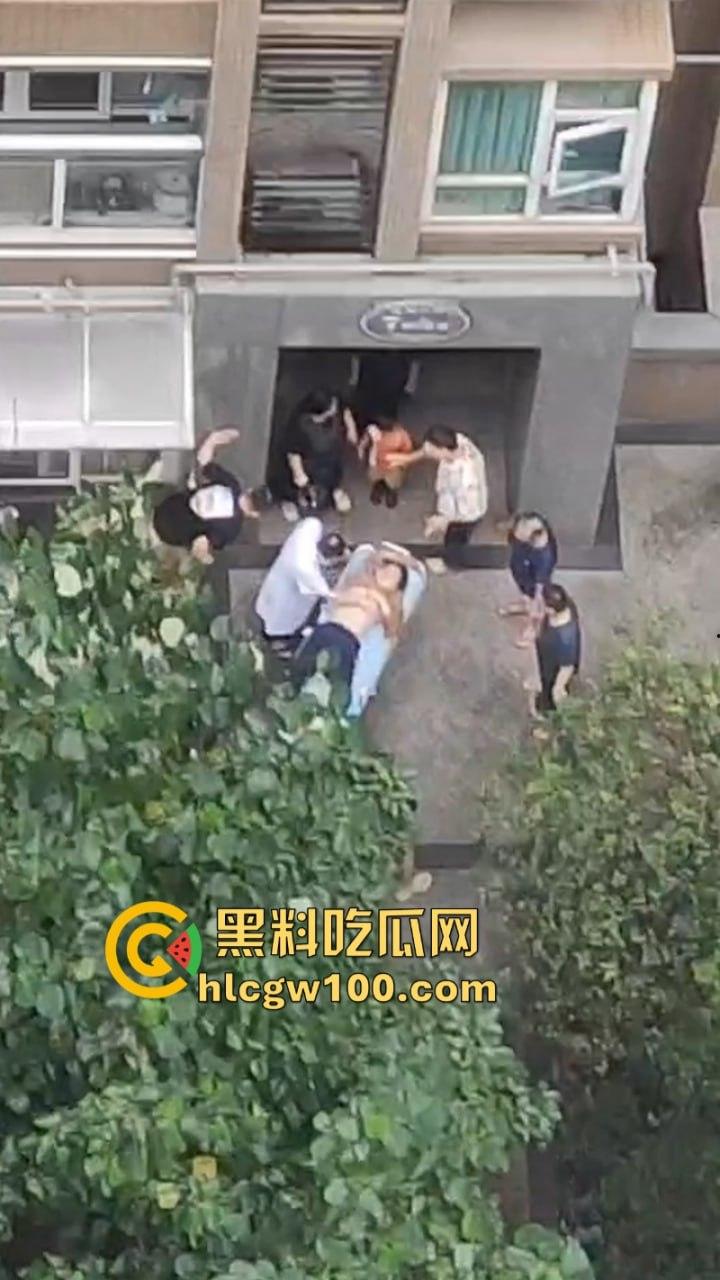 变态的妈 无能的爸 破碎的孩子 全家一起挂!上海闵行一家三口被逼跳楼 只因孩子没考100分?-11