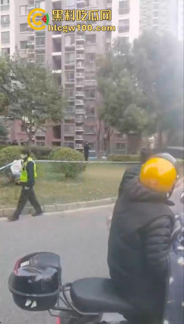 变态的妈 无能的爸 破碎的孩子 全家一起挂!上海闵行一家三口被逼跳楼 只因孩子没考100分?-12