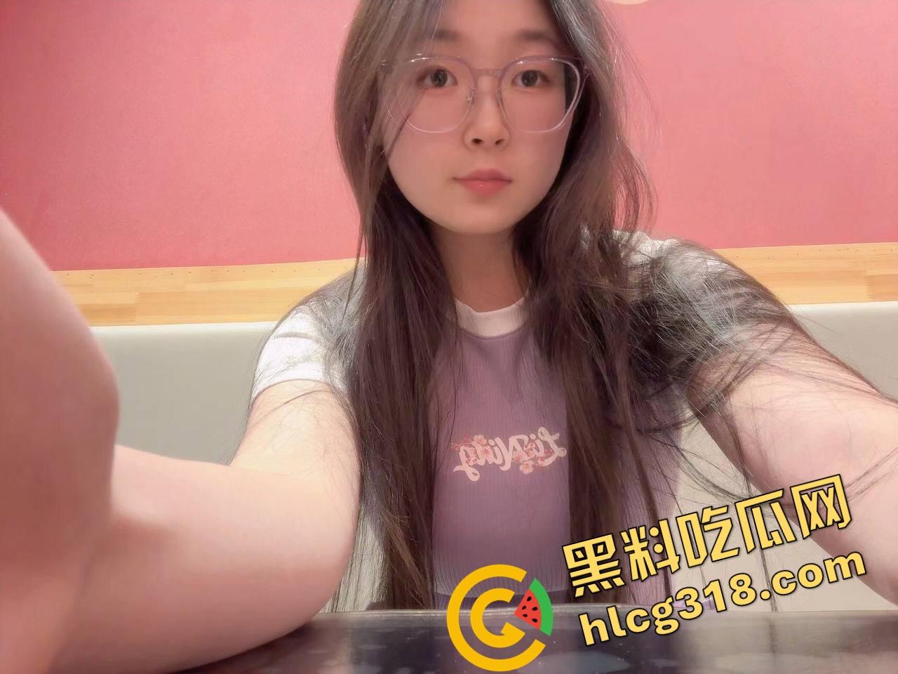 电梯春潮涌动，男女上楼全程互撩，男的手法老道全程开摸，解开发型就是解锁原始本能！-2