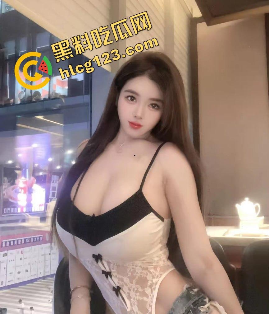 抖音网红『猪小七』火爆红衣战神事件!为土豪定制的红色情趣内衣视频流出!-2