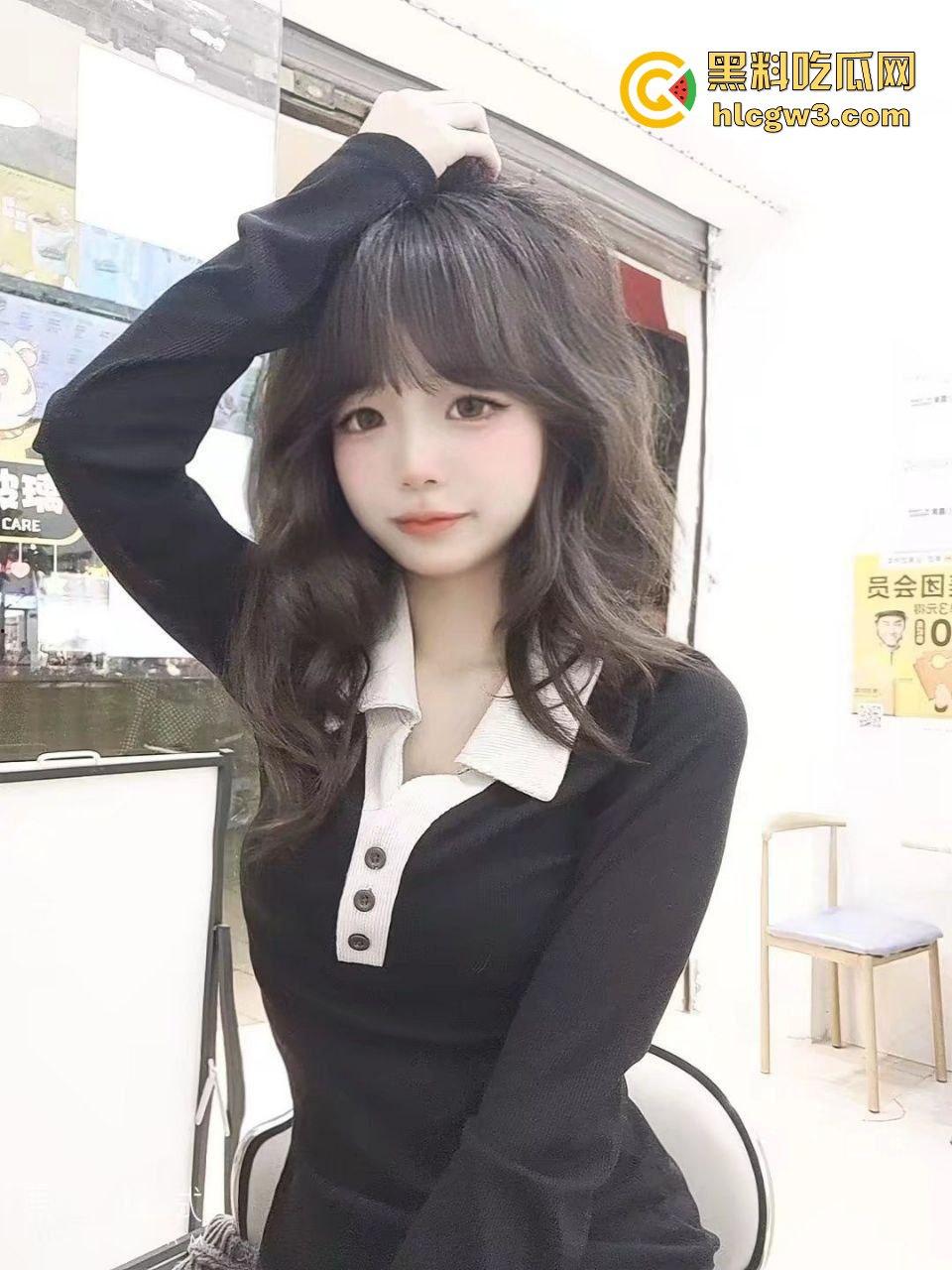 推特极品JK萝莉妹『斜眼龙王』裸拍福利流出 宿舍戴项圈比耶吐舌 这颜值清纯却骚到爆 删号退圈已绝版!-9