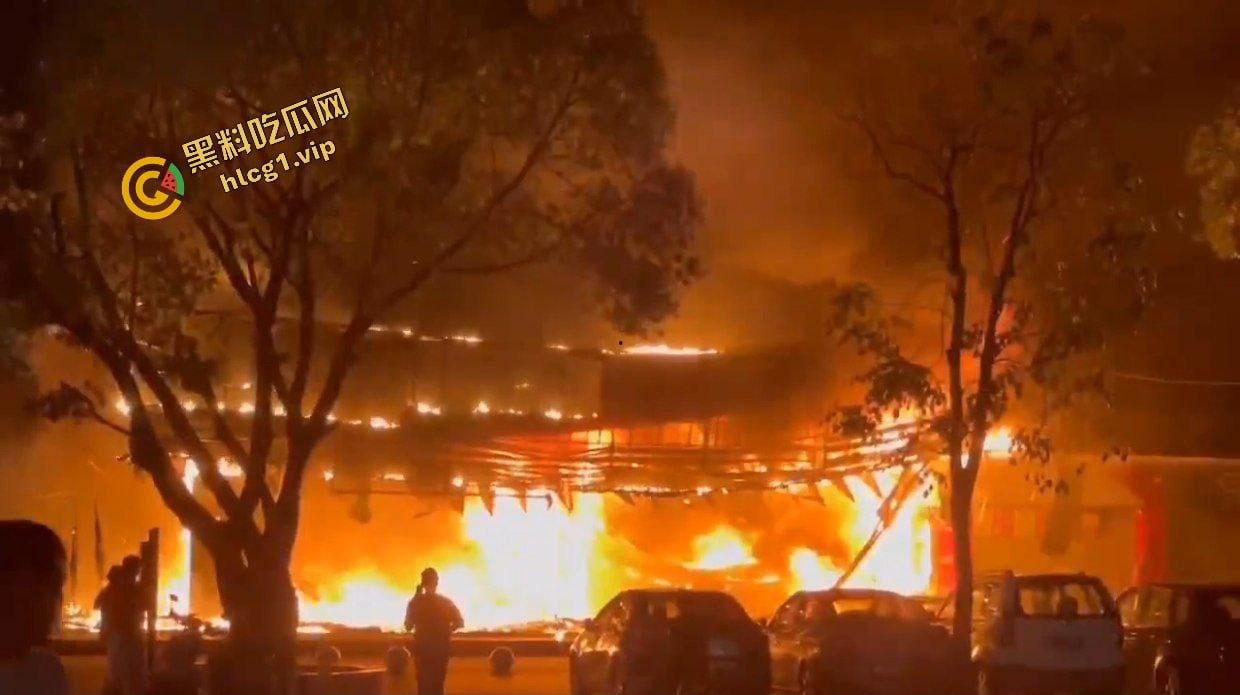 佛山顺德三桂市场 电动车自燃引燃多家商铺 大型火灾！-4