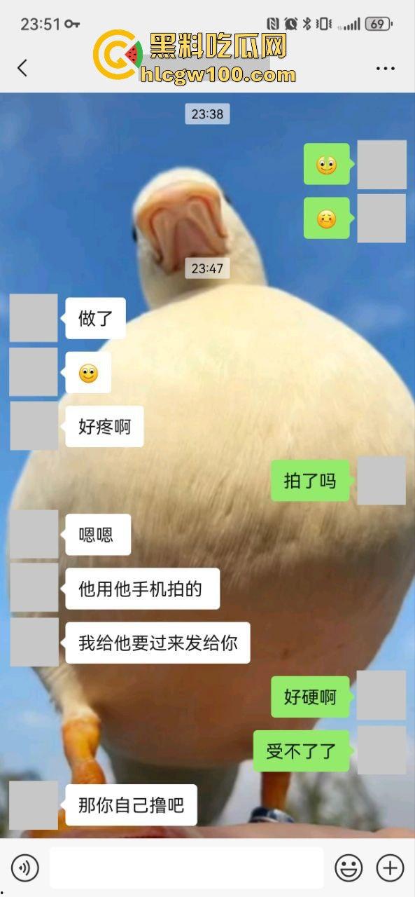 小编推荐!推特绿帽博主【小熊戴绿帽】把自己老婆送给单男爆操,完整聊天截图视频流出,内容属实劲爆。-25