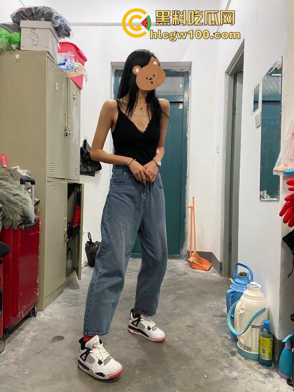 小编推荐!推特绿帽博主【小熊戴绿帽】把自己老婆送给单男爆操,完整聊天截图视频流出,内容属实劲爆。-90