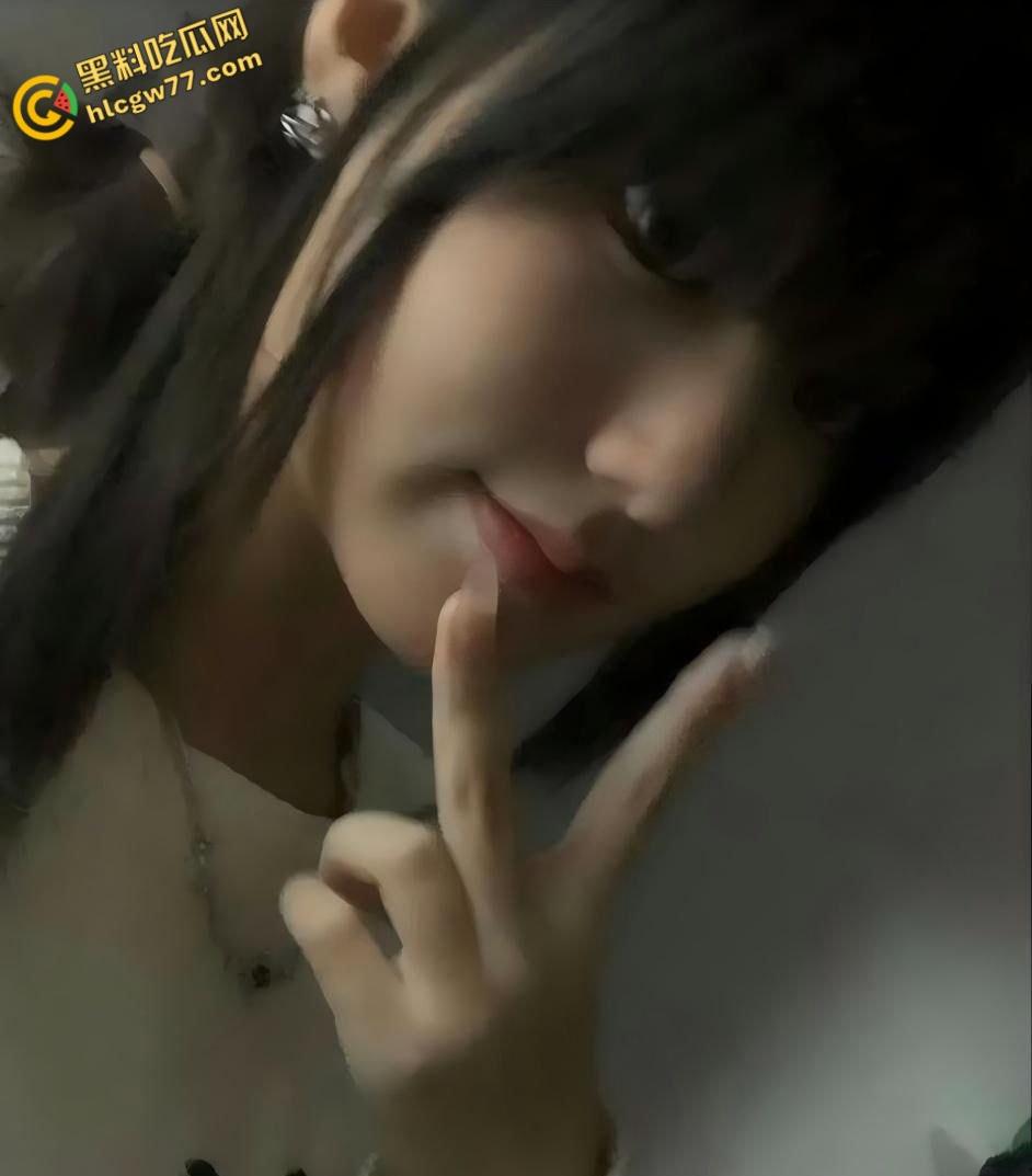 河北校花【王若玮】清纯校服藏大奶骚货！粉嫩骚逼尽显骚媚，清纯女神颜值唯美至极！-7