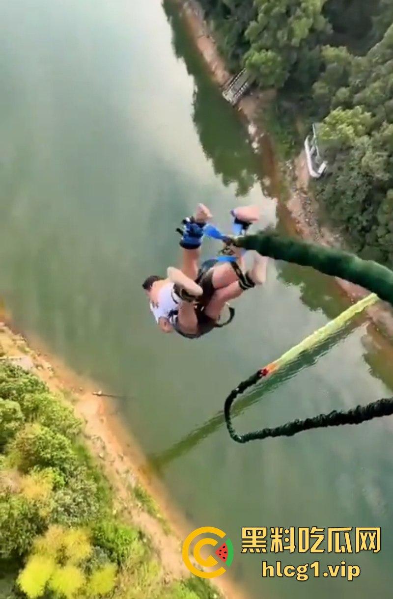 陪护媛来了!景区推出蹦极陪跳援 花式玩法层数不穷 报地址怕又被查了!-4
