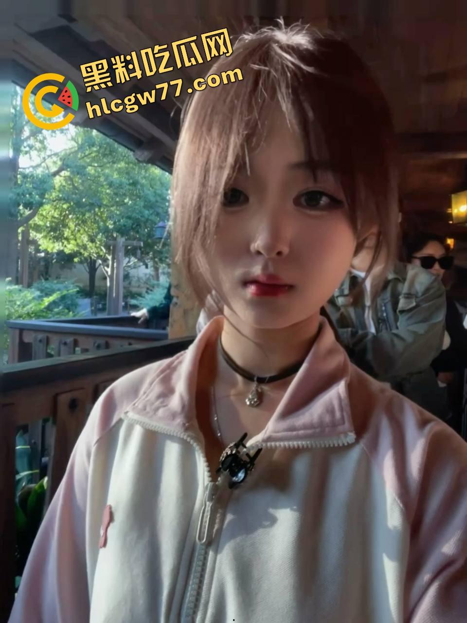 贵州技校妹【赵媛】卖逼换iPhone16,一炮操哭喊叔叔别客气,嫩穴夹得金主狂射3次!-2