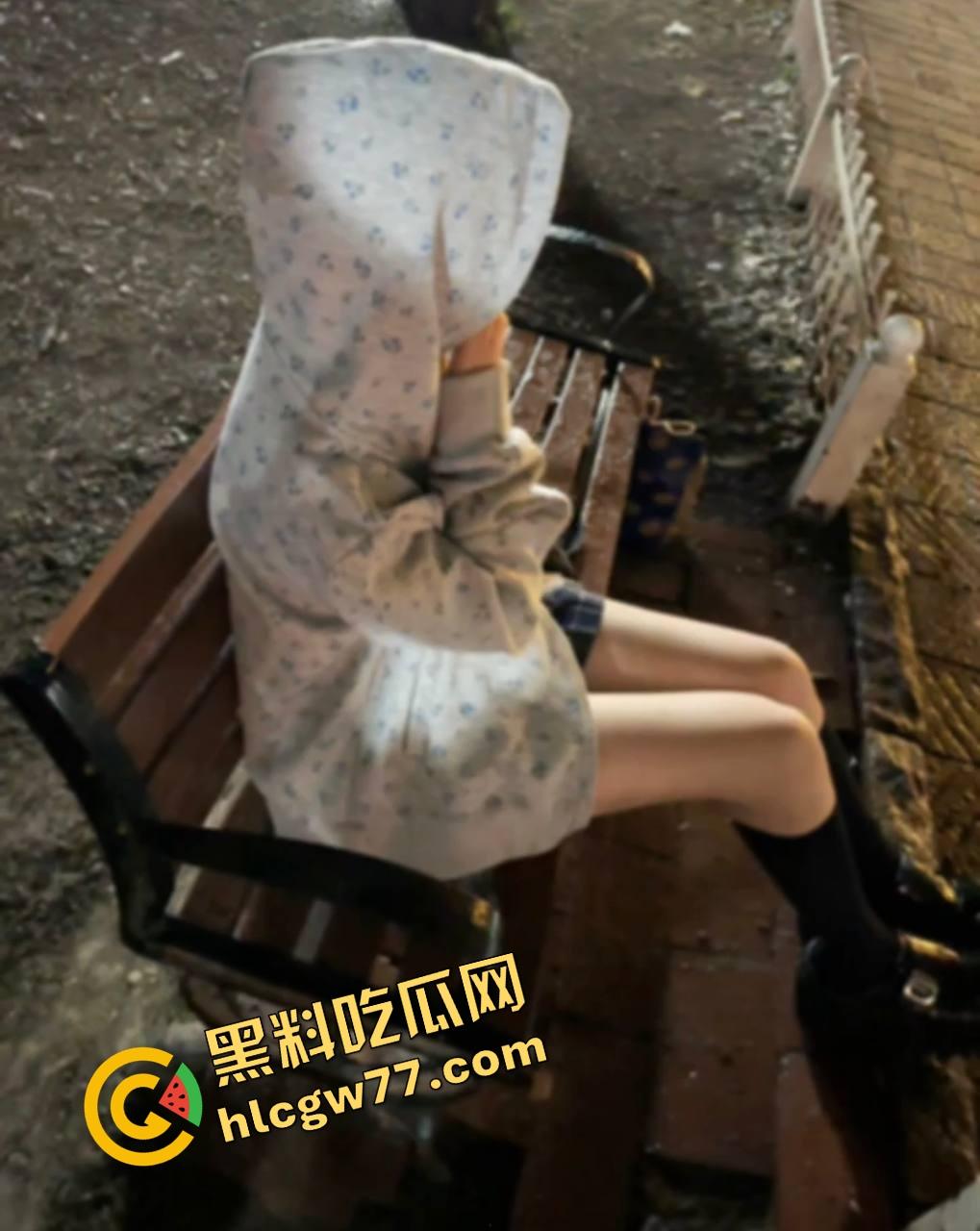 贵州技校妹【赵媛】卖逼换iPhone16,一炮操哭喊叔叔别客气,嫩穴夹得金主狂射3次!-11