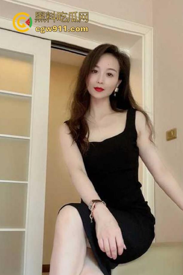 海角乱伦！茶余饭后爆操美艳干妈，肥臀尤物撅腚猛干，揉奶低吟小穴爽翻，风韵犹存的熟女骚物！-2