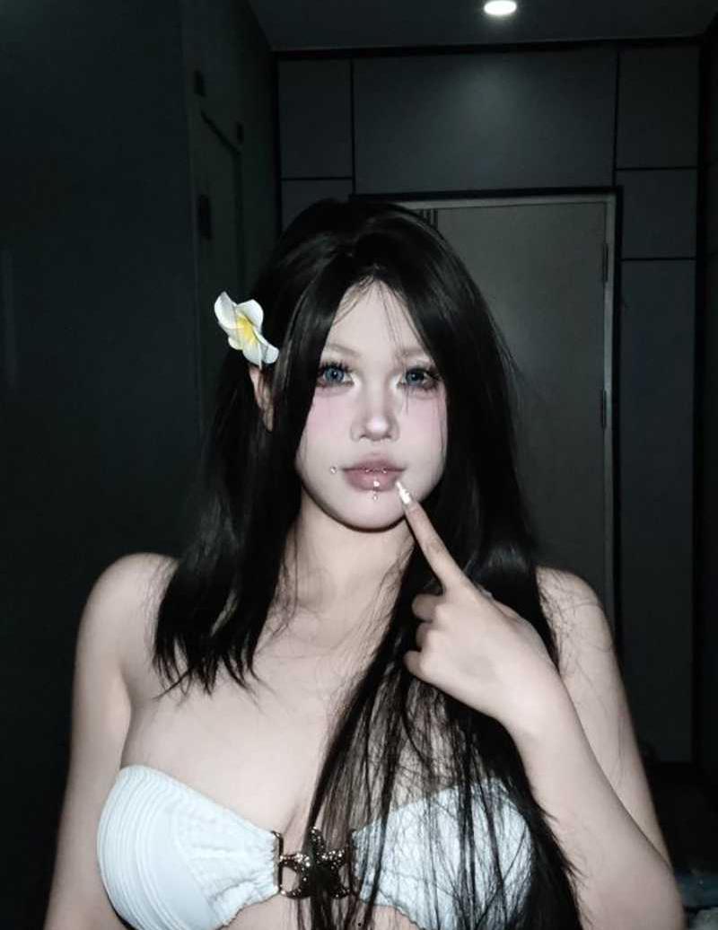 广州巨乳母狗【林素莹】 性爱视频泄露,天然大奶性感肥臀身材火辣,炮友乳钉调教,淫荡母狗一枚!-2