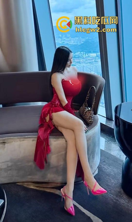 抖音40W粉丝网红『金美娜』性爱视频独家曝光 大奶情趣制服侍奉导演尺度无下限 奶子晃得比剧情还精彩!-9