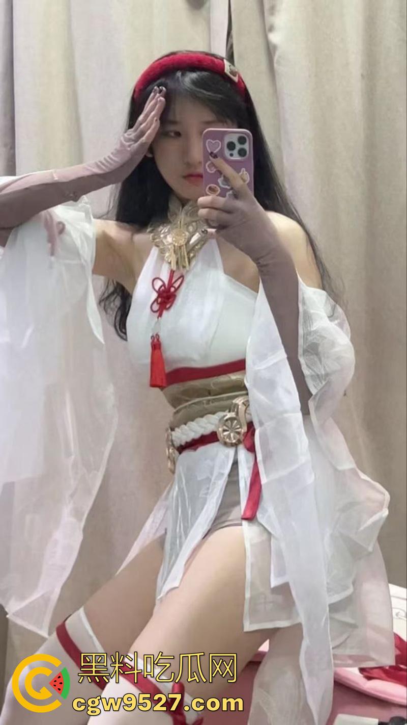 鲁东大学长腿御姐【苏佳玉】,颜值清纯可爱,但身材却高挑性感,穿上诱人黑丝真是没谁了!-2