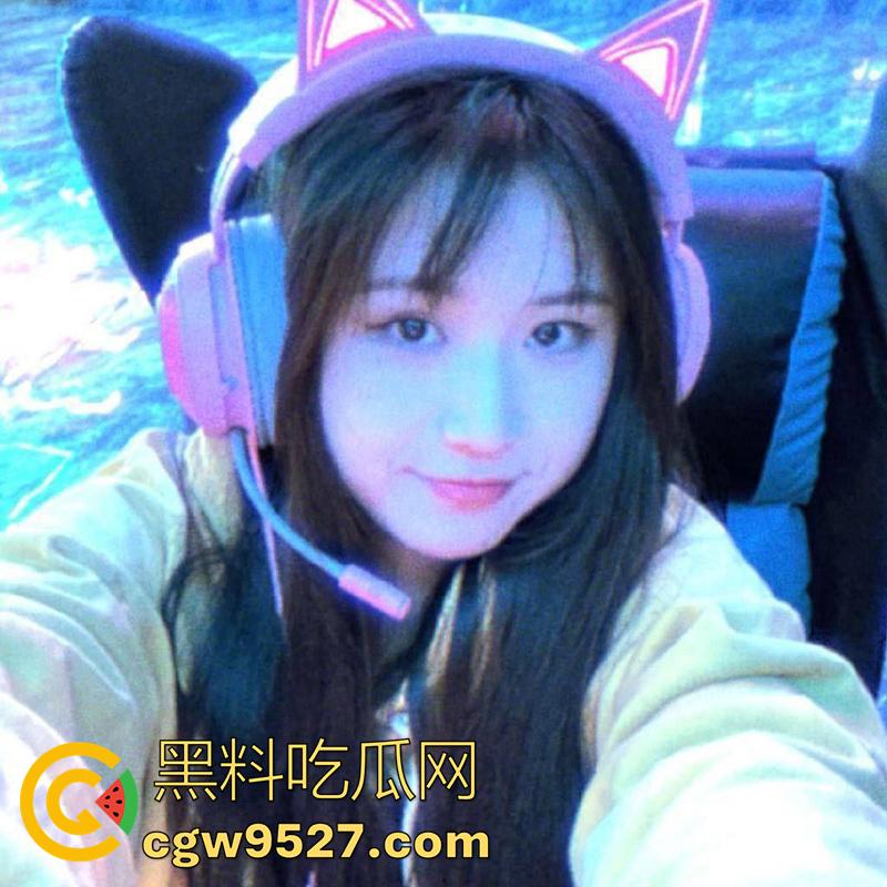 鲁东大学长腿御姐【苏佳玉】,颜值清纯可爱,但身材却高挑性感,穿上诱人黑丝真是没谁了!-5