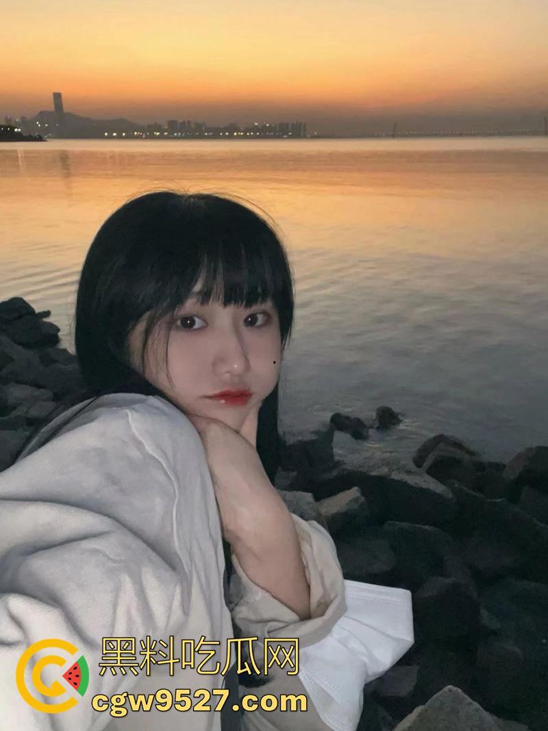 鲁东大学长腿御姐【苏佳玉】,颜值清纯可爱,但身材却高挑性感,穿上诱人黑丝真是没谁了!-7