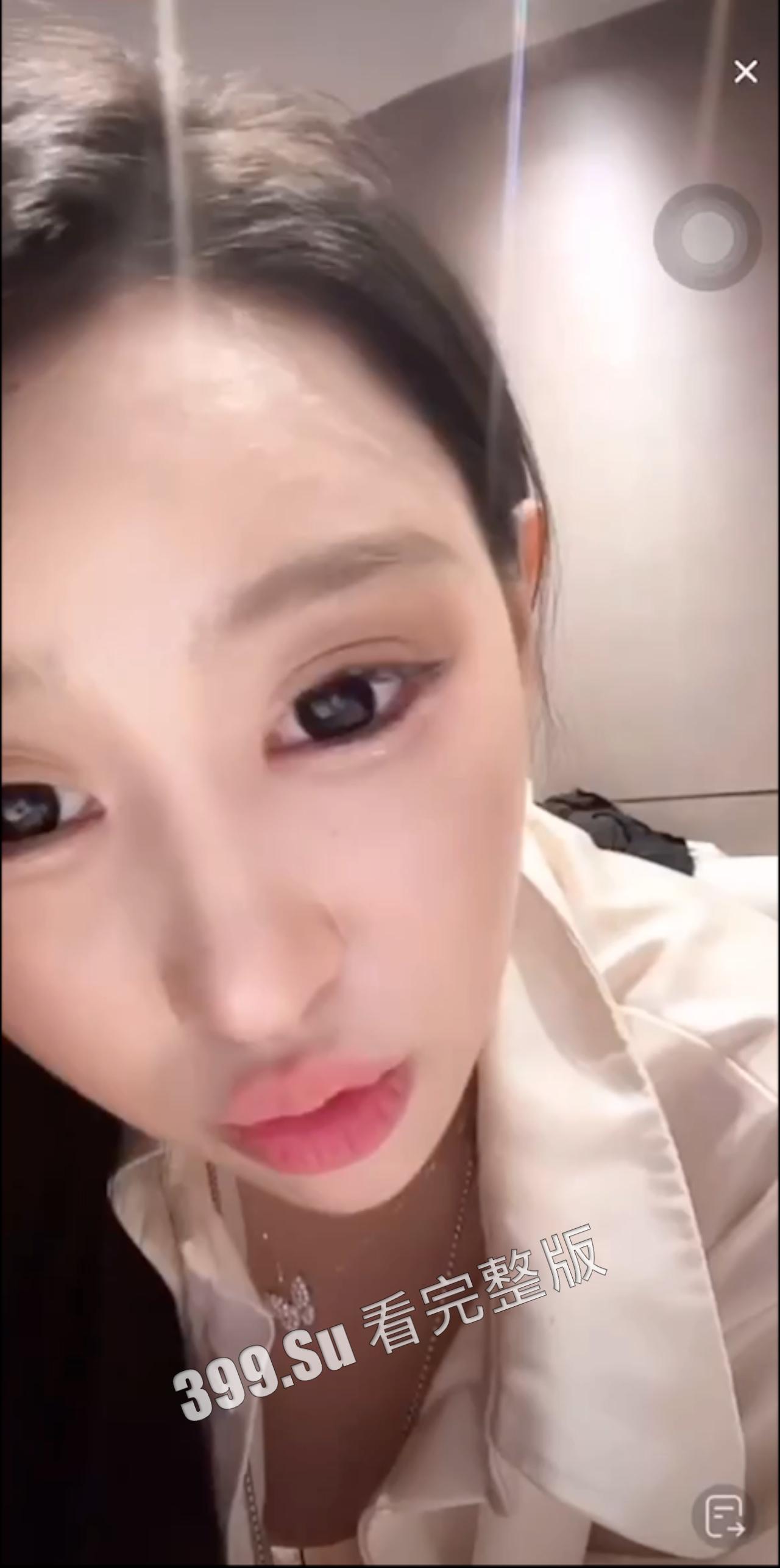 抖音快手女主播露点合集 瓜友们觉得她们是故意的还是不小心的? (六)-4