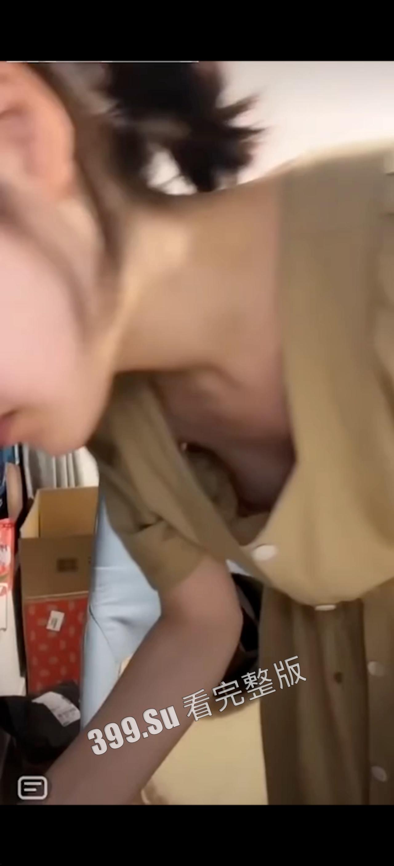 抖音快手女主播露点合集 瓜友们觉得她们是故意的还是不小心的? (六)-5