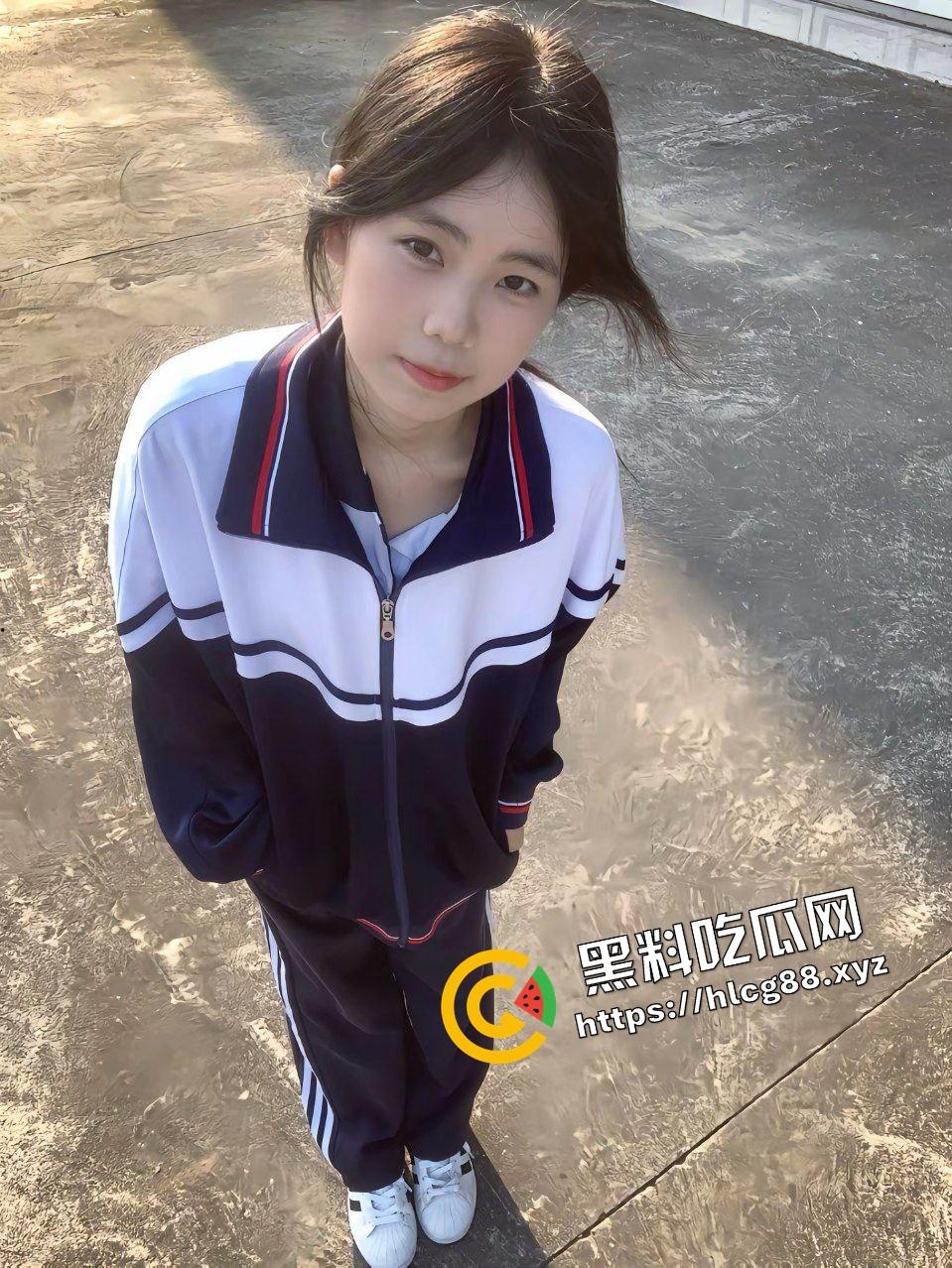 深圳高中清纯嫩妹反差婊【徐艺菲】放学后穿深圳校服开房操逼,捆绑束缚各种暴插嫩穴娇喘!-1