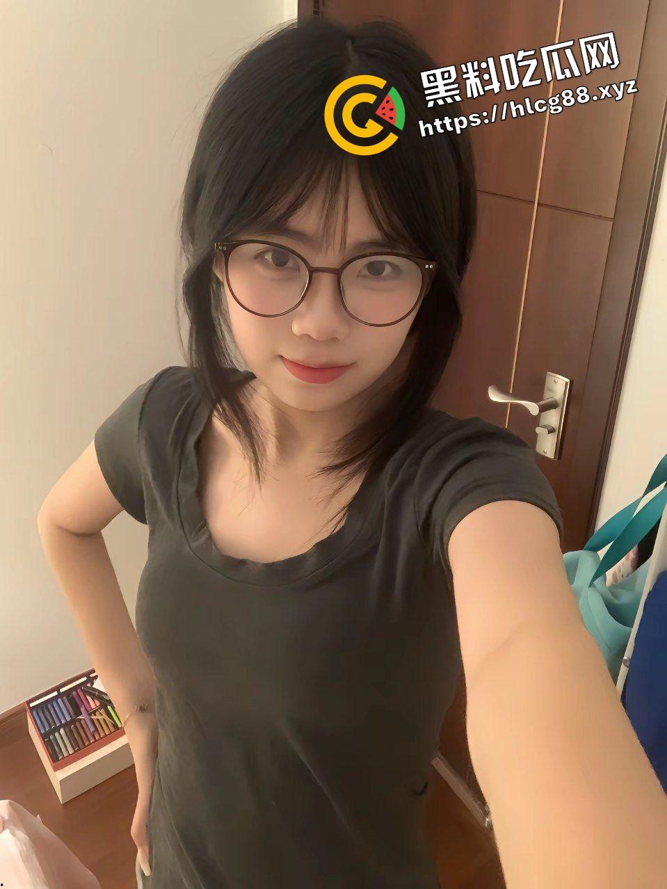 深圳高中清纯嫩妹反差婊【徐艺菲】放学后穿深圳校服开房操逼,捆绑束缚各种暴插嫩穴娇喘!-4