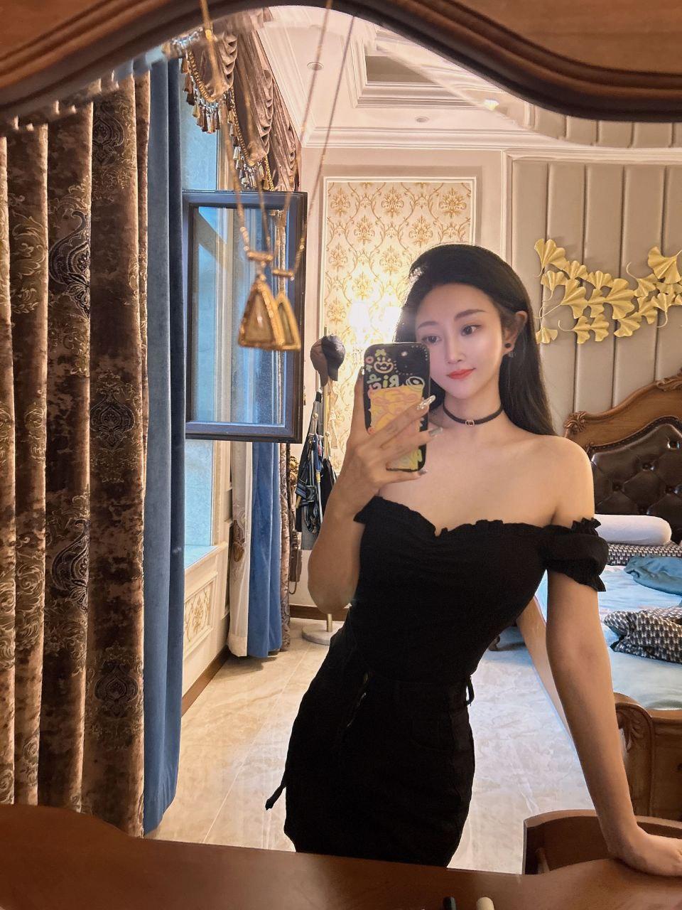 绍兴人妻『阮诗』跨年猛料 和情人在床上啪啪正嗨 异地老公打来电话 她边撒娇边高潮逼里藏着的鸡巴还没拔出来!-5