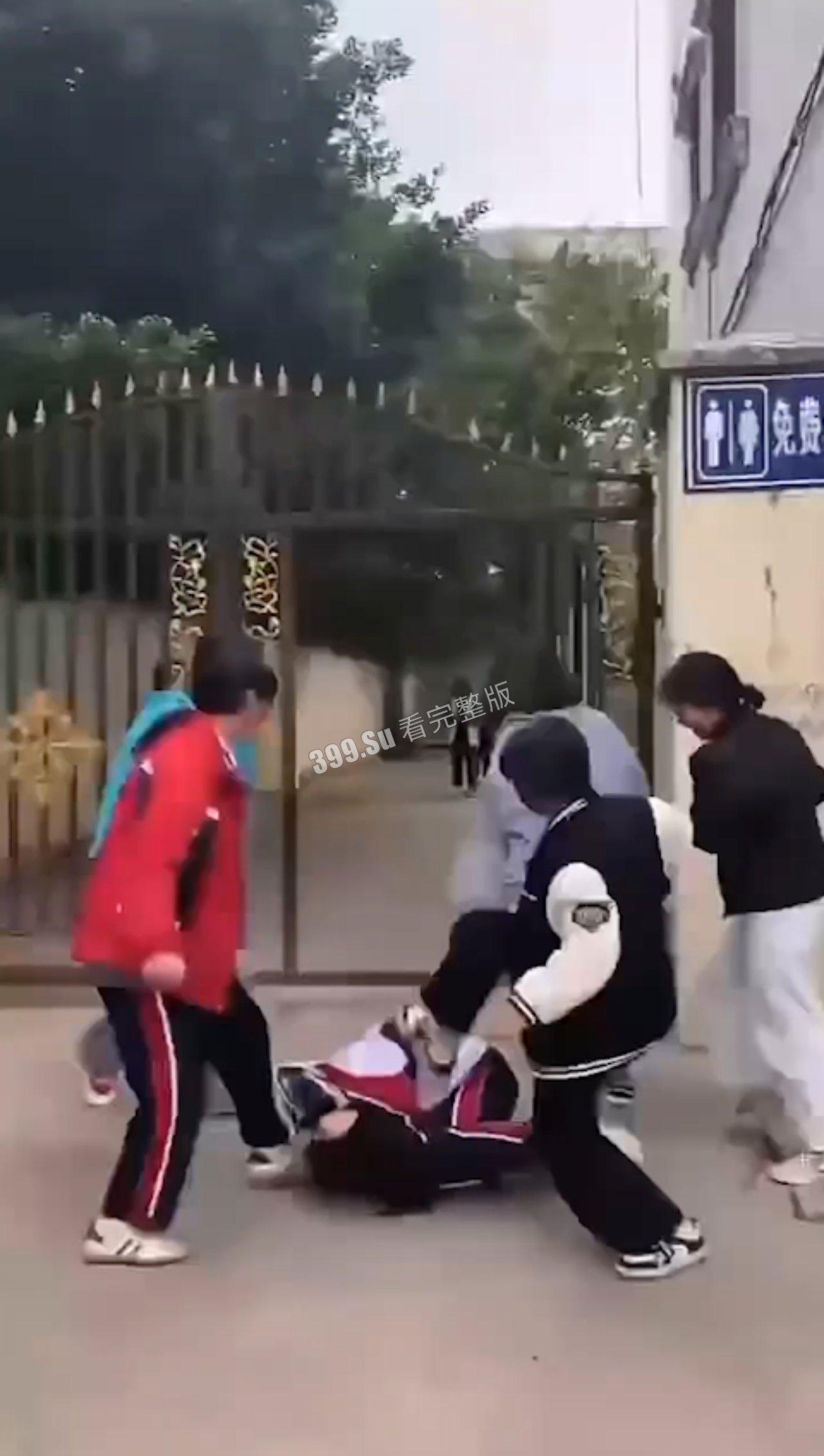 霸凌合集 # 校园 #殴打 #裸体 小孩子下手就是没轻没重的 (四)-5