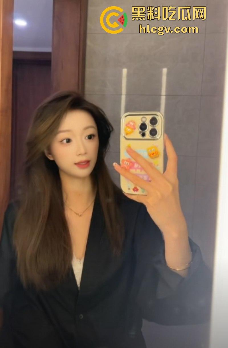 有钱真好!抖音网红博主【蜜桃】为金主定制洗澡自慰视频遭泄露 全裸跳舞真骚啊!-12