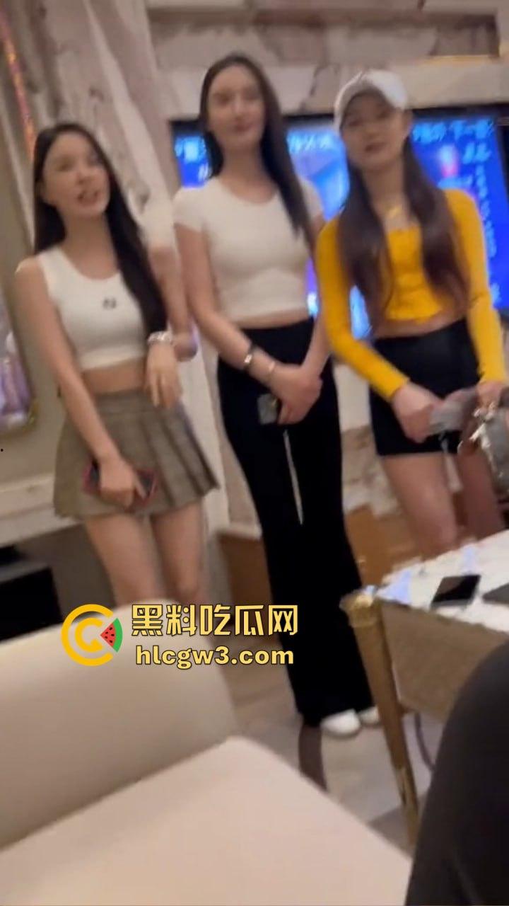 土方老板的年底选妃大会,工程款一结小曲一响,百位爱妃齐B短裙排队上场,各个身材火辣骚浪到极致!-5