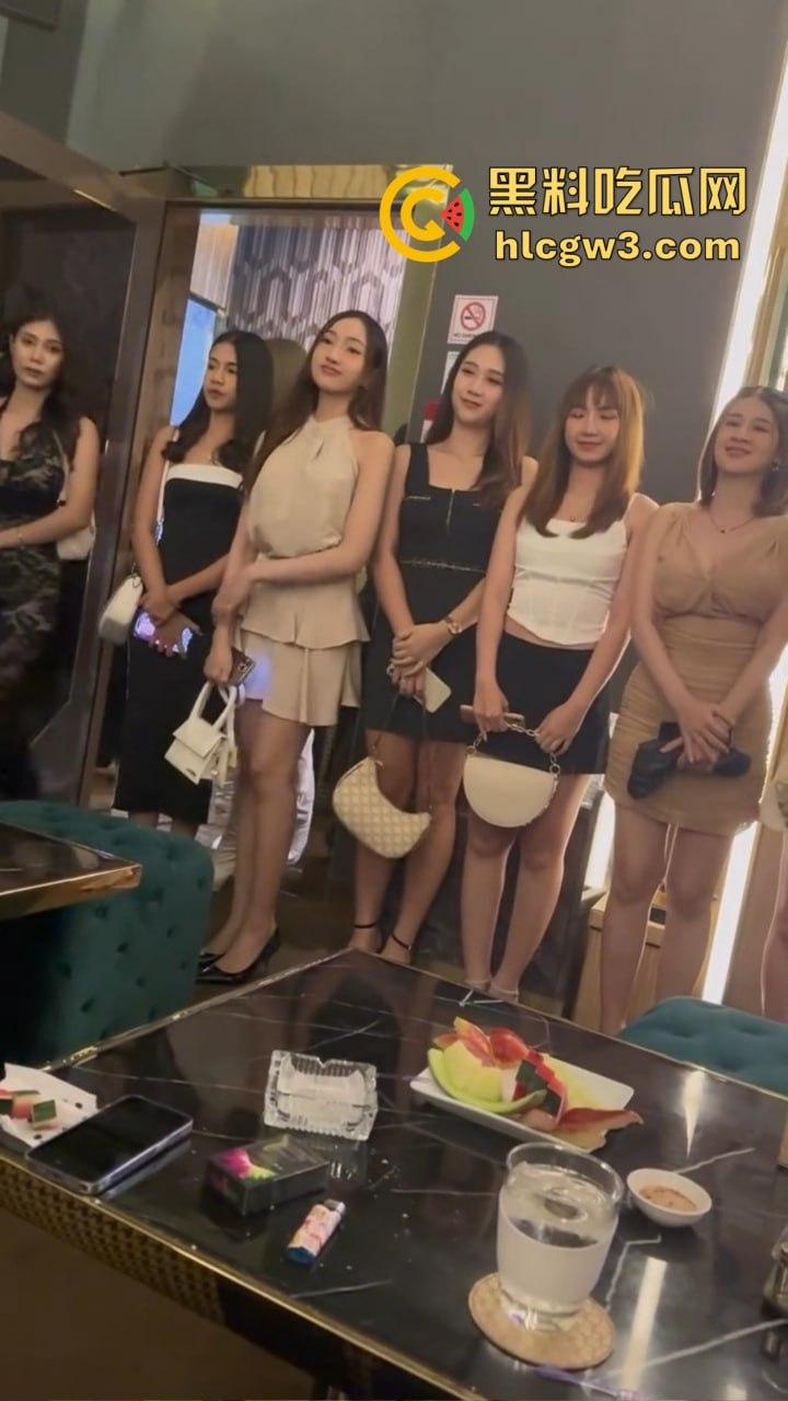 土方老板的年底选妃大会,工程款一结小曲一响,百位爱妃齐B短裙排队上场,各个身材火辣骚浪到极致!-12