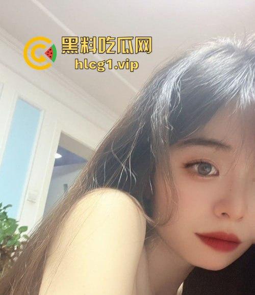 瓜友爆料约了个技校02年清纯妹,外表无辜其实援交老司机!那叫声简直让人顶不住!-1