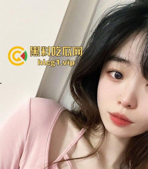 瓜友爆料约了个技校02年清纯妹,外表无辜其实援交老司机!那叫声简直让人顶不住!-4