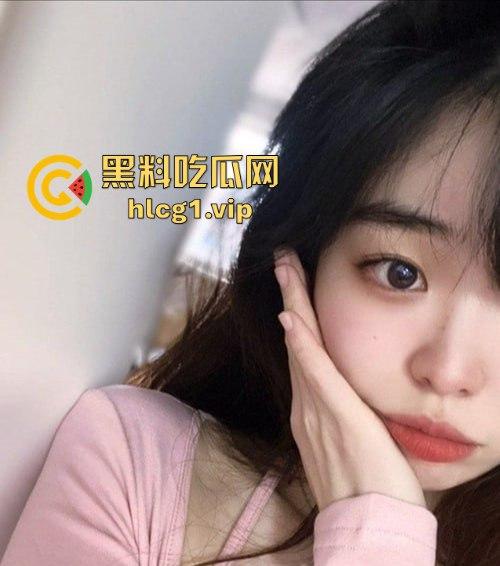 瓜友爆料约了个技校02年清纯妹,外表无辜其实援交老司机!那叫声简直让人顶不住!-5