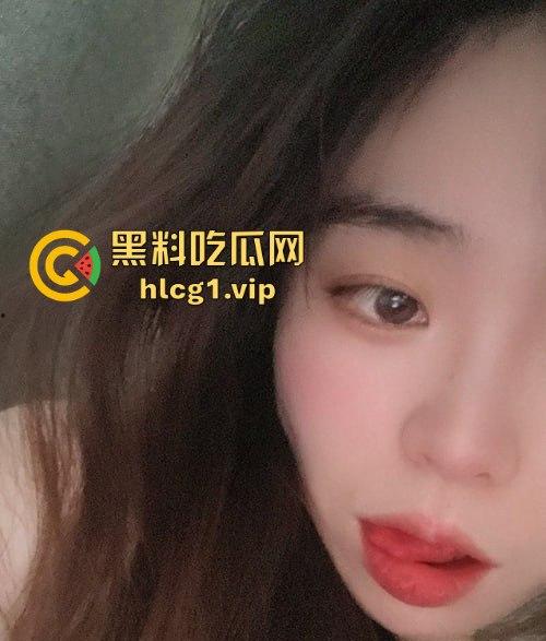 瓜友爆料约了个技校02年清纯妹,外表无辜其实援交老司机!那叫声简直让人顶不住!-6