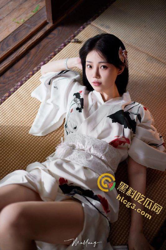 【一颗榴莲】福利姬8月露点自拍视频泄密！性感反差引发热议-15