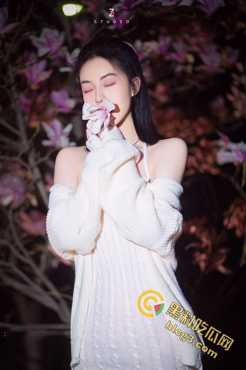 【一颗榴莲】福利姬8月露点自拍视频泄密！性感反差引发热议-19