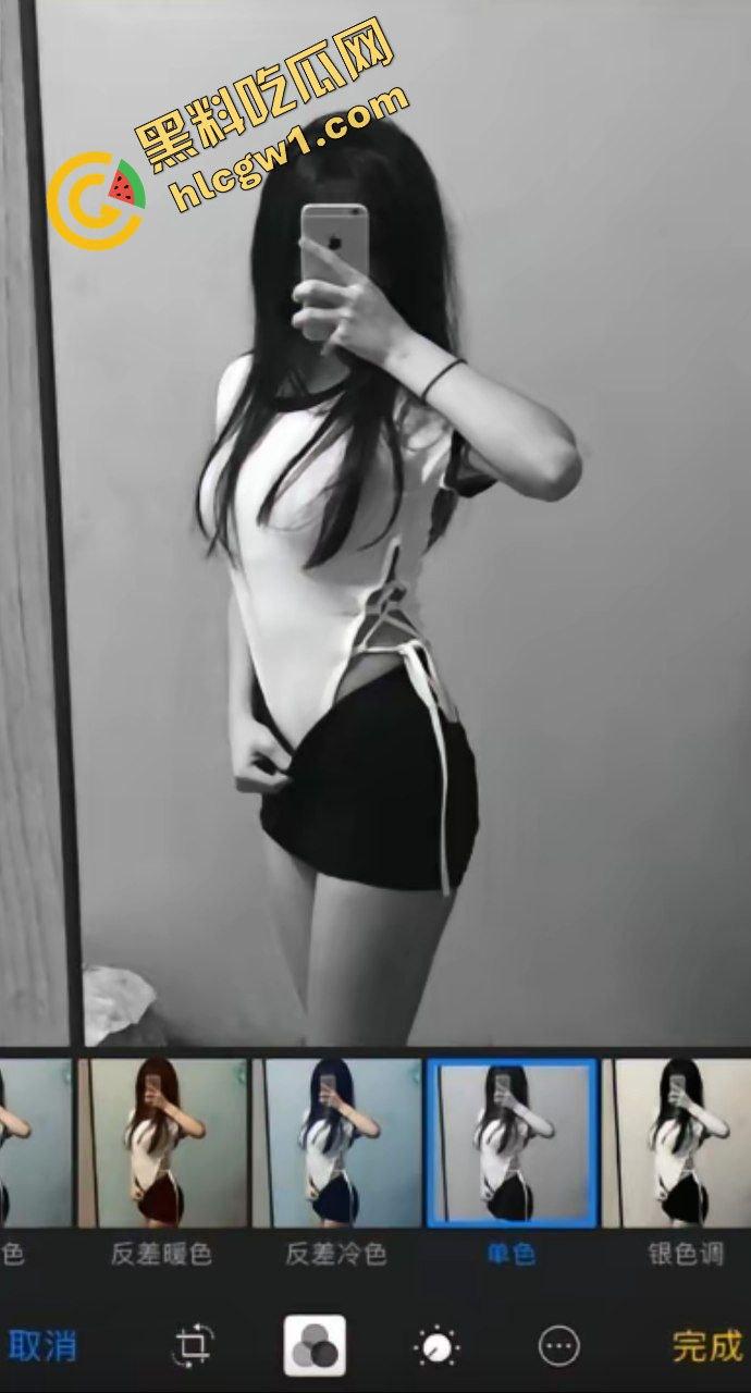 西安科大高颜值眼镜女神『欧阳静怡』嫩体巨乳学生妹 猥琐男冒死偷拍洗澡全过程 独家曝光流出！-2