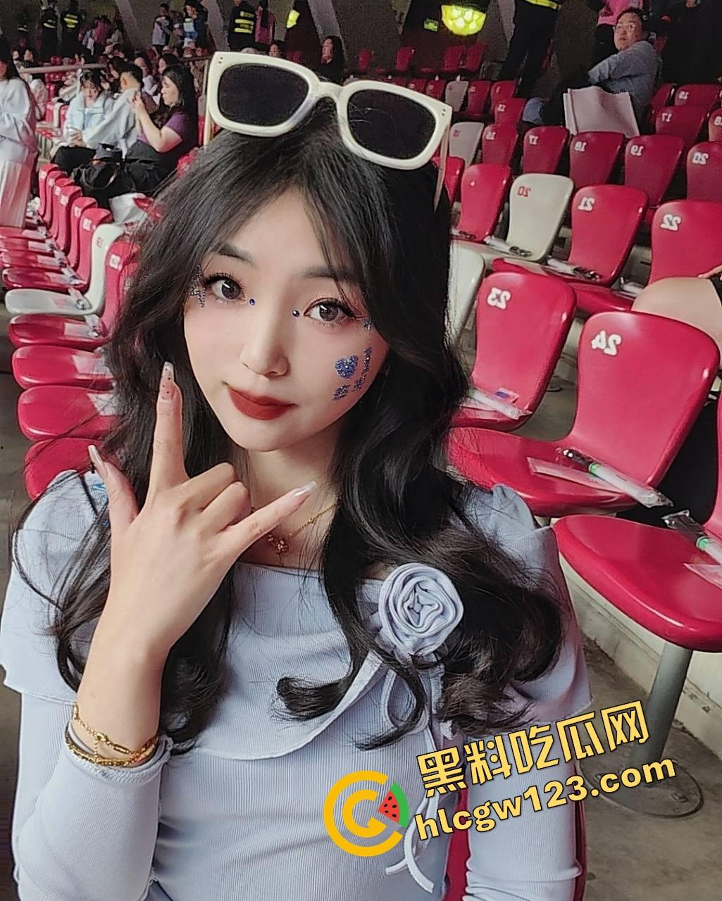 民宿开房无套爆操啪啪啪啪正激烈,换姿势换到发现针孔摄像头,女的还没高潮,摄像头先翻车!-5