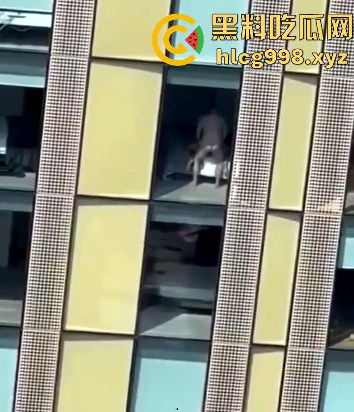 我嘞个骚刚!瓜友投稿酒店偷拍,激情后入到一半才发现是俩男的在搞!-6