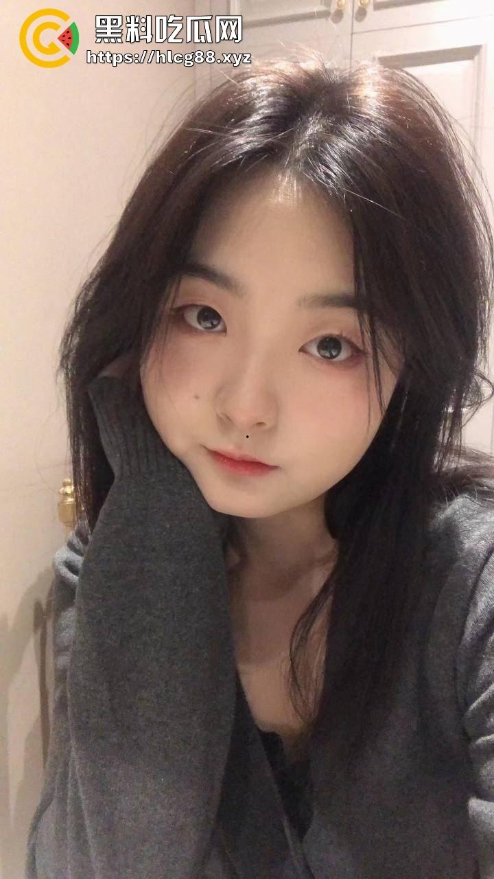 西南民族学院大二微胖妹【汪云】开学就成学长母狗,口交后入伺候得飞起,结果只是学长的玩物!-5