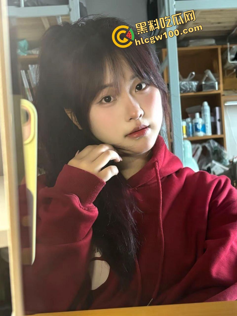 石家庄邮电职业极品微胖反差骚婊【肖绘彤】发骚露奶私拍泄密，大哥SM肛塞后怼肥臀！独家曝光流出！-3