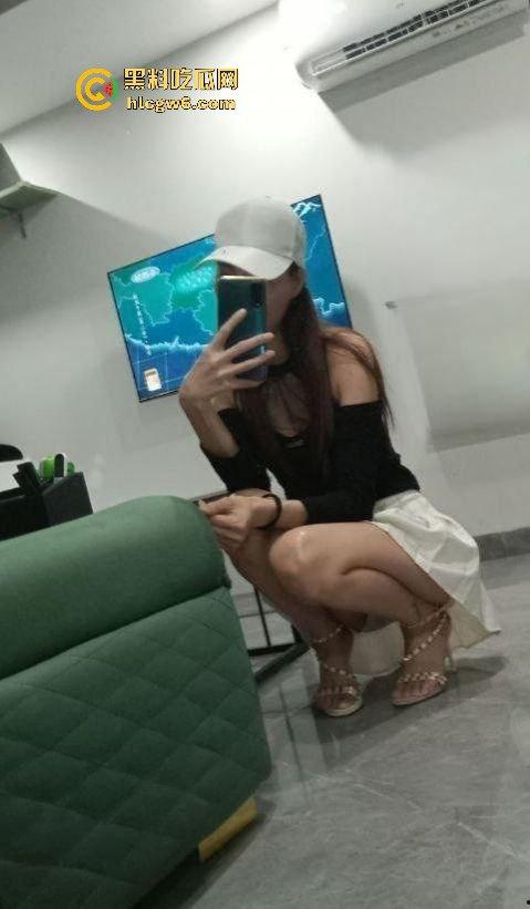 35岁骚浪顶级小野模变身金主专属母狗，穷人女神富人精盆，票子与肉体双丰收的堕落之路！-7