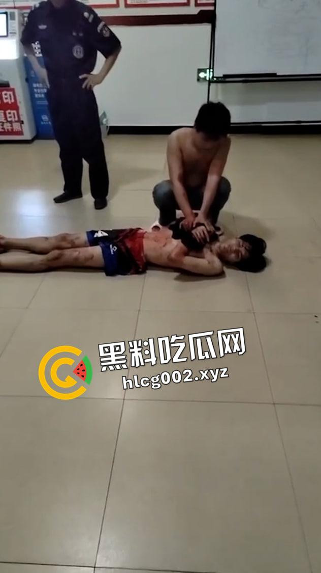 贵州黔南中等职业技术学院宿舍杀人 楼道血流成河 校方封锁消息 现场视频流出 血腥慎入-4