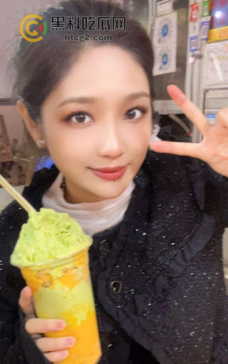 深圳大学艺术学院校花『李敏紫』无套抠逼视频发给男友遭流出，真心付出竟遭渣男背叛！-4