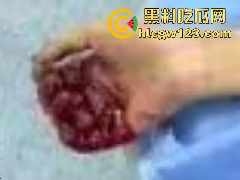 唐康刘雨洁离婚事件，精神小伙和精神小妹，兴趣上头光速结婚，几天后又果断离婚，太奇葩了！-3