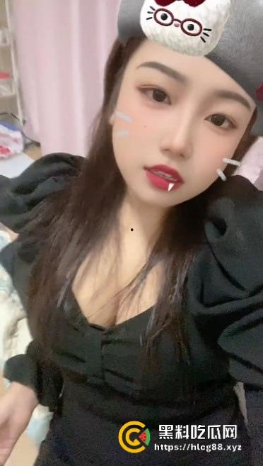 网友60块买快手小网红【茉姑娘】不雅视频被坑惨，摸奶视频一堆连逼都没见着，这婊子曝光活该！-6