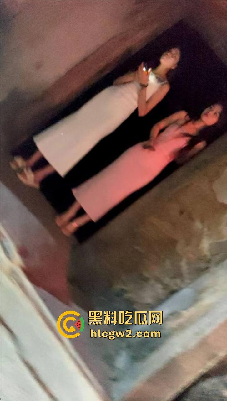 汕头骚鸡就业压力爆表 白天起步价150晚上200 嫩妹抱着价目表求大哥消费 粉丝赶紧进来吃福利！-15