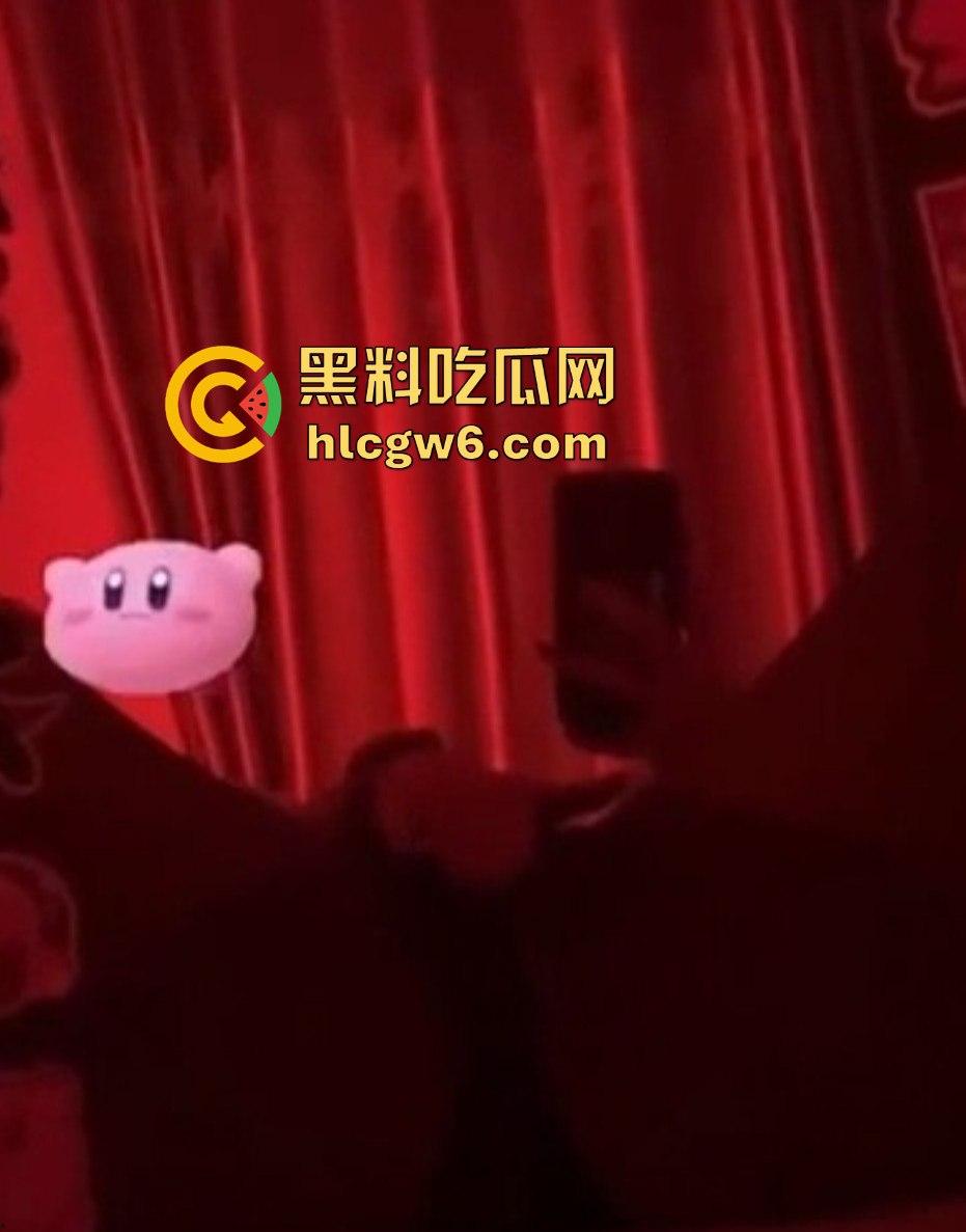 陕西母狗【王梓芮】19岁二次元嫩妹 欧美妆修女服cos 道具自慰玩弄骚穴 顶级身材诱人之极！-2