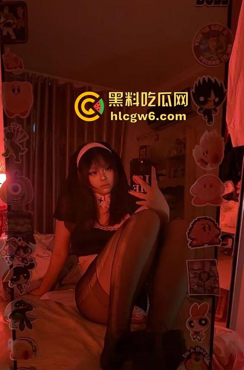 陕西母狗【王梓芮】19岁二次元嫩妹 欧美妆修女服cos 道具自慰玩弄骚穴 顶级身材诱人之极！-5