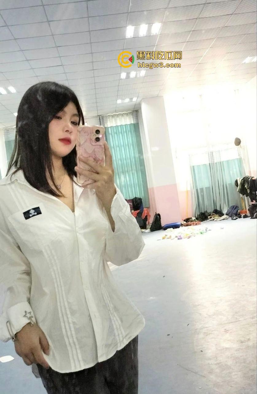 前女友【吕偌贤】背地里和三个黄毛群P！被我抓个现行，骚浪得像条母狗，分手都是便宜她了-10